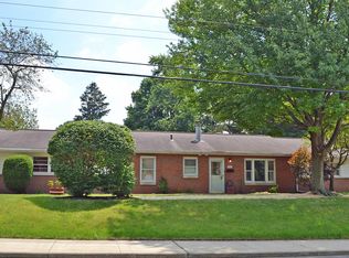 826 Yellowstone Rd, Valparaiso, IN 46385