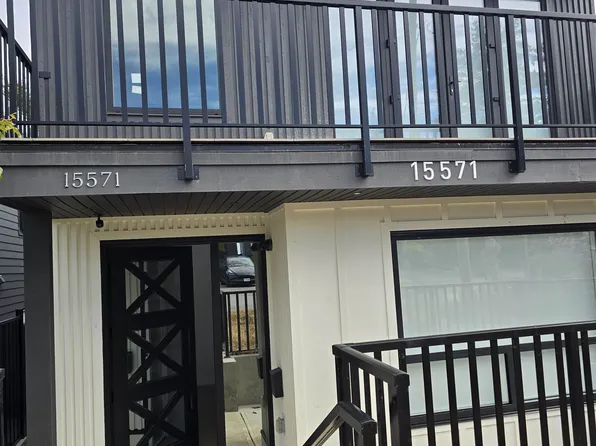 15571 Victoria Ave #2, White Rock, BC V4B 1H8