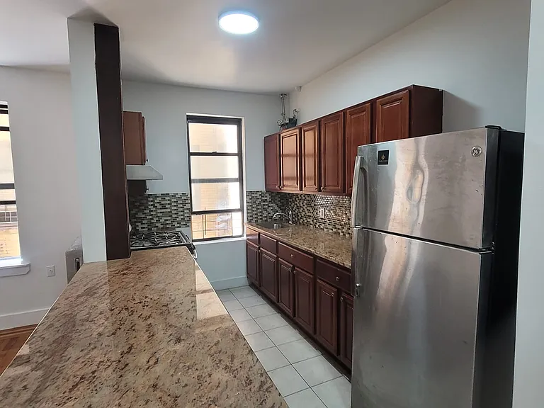 712 W 176th St #3D — Photo 4