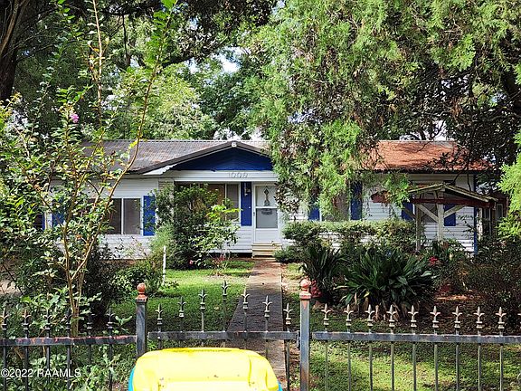 3rd image of 1009 Lester Roberts Dr