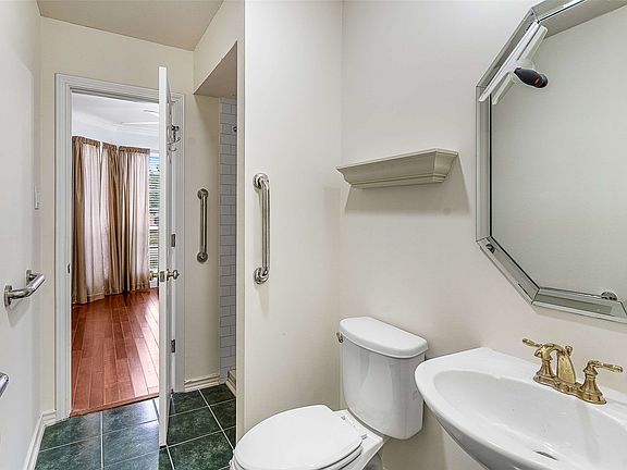 5th image of 601 Wellington Rd