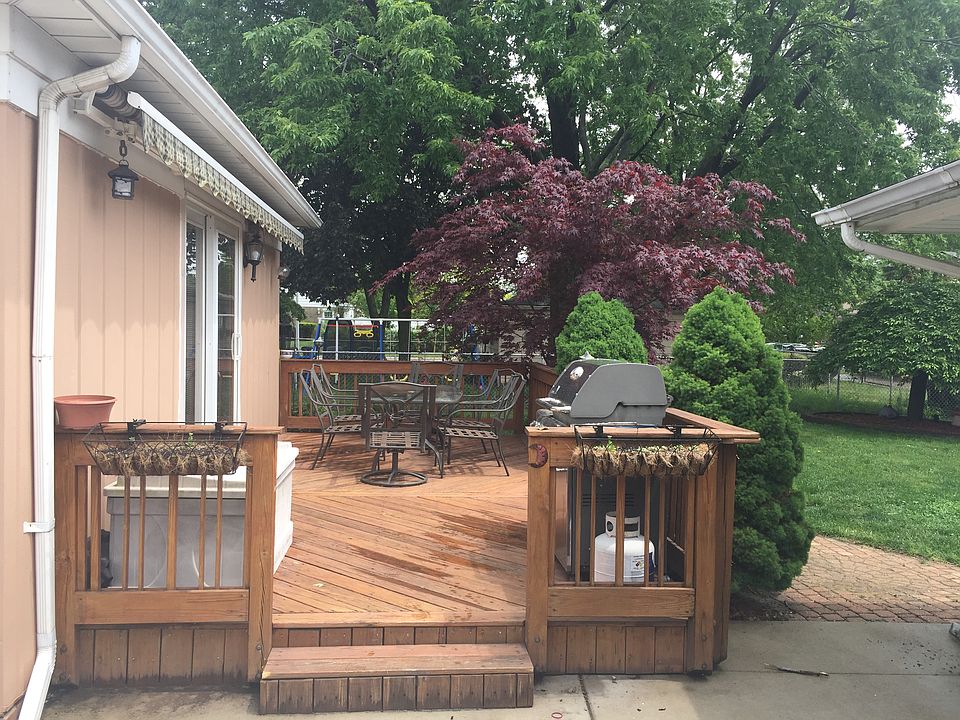 1st image of 15905 Westcott Dr