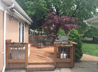 15905 Westcott Dr, Southgate, MI 48195