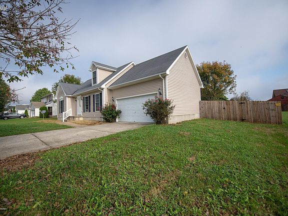 3rd image of 722 Helmwood Cir