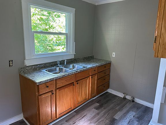 5th image of 5326 Myrtle Ave