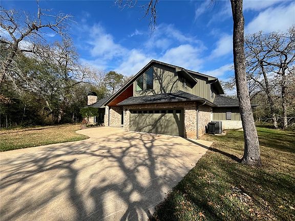 3rd image of 1603 Frost Dr