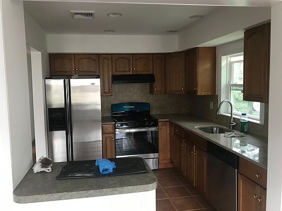 5th image of 55 Saint Johns Ave #2