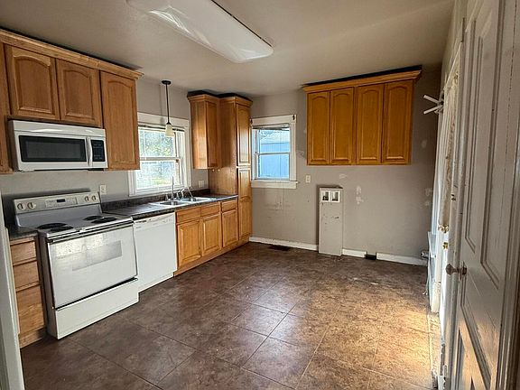 5th image of 307 E 4th Ave