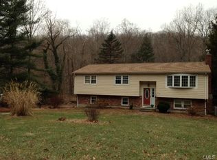 128 Thoreau Dr, Shelton, CT 06484