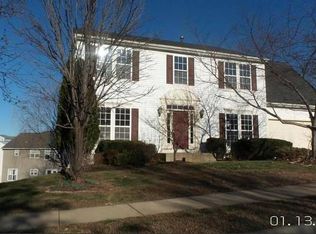 8 Crimson Way, Fredericksburg, VA 22406