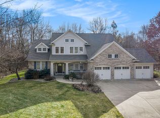 8925 Weeping Pine Ln, Kalamazoo, MI 49009