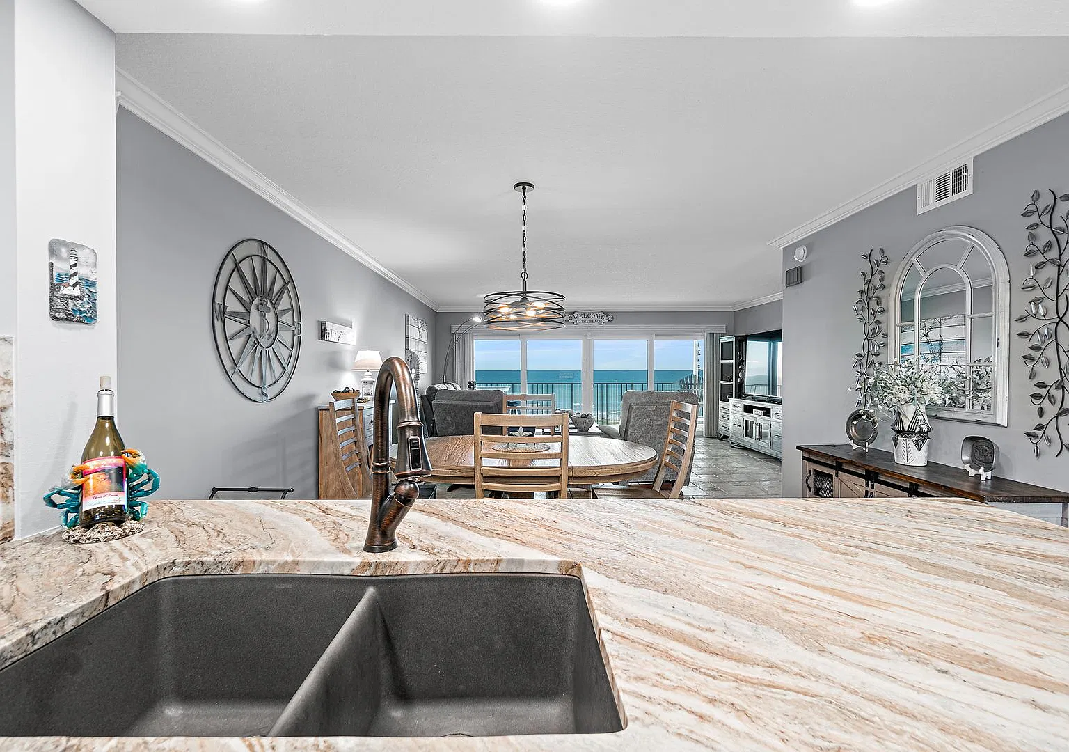 Executive oceanfront furnished rental — Photo 4