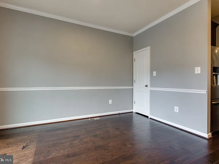 1314 Hawthorn Dr — Photo 6