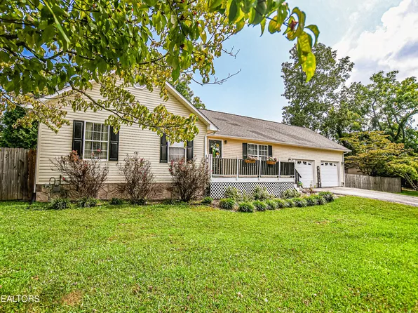236 Alpine Dr, Jacksboro, TN 37757