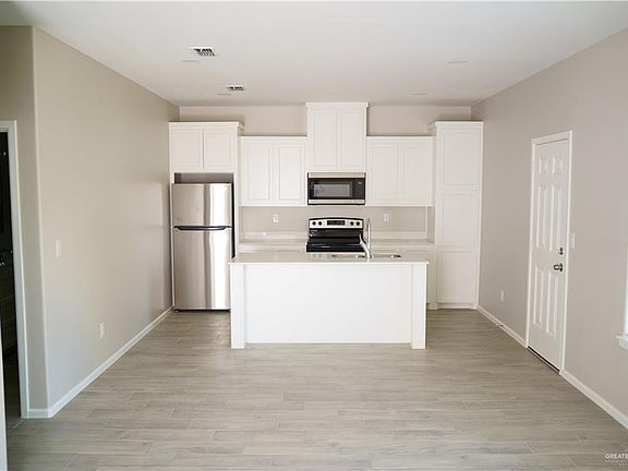 3rd image of 1608 N Canelo Dr Unit 4