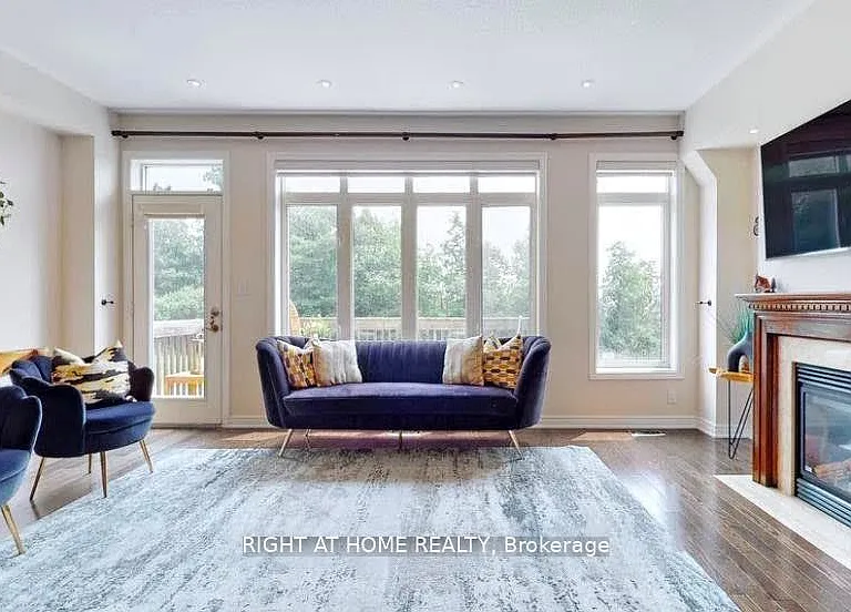 1138 Woodington Ln — Photo 3