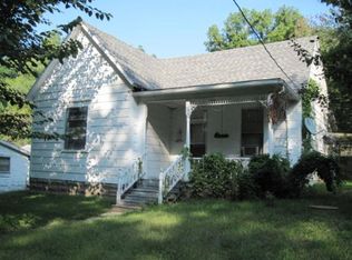 910 Union St, Glasgow, MO 65254