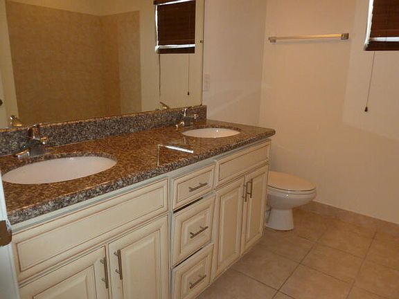 5th image of 915 SW 15th Street