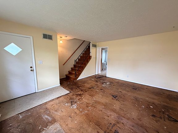 5th image of 505 E Locust St