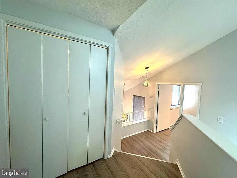 104 Sayre Dr — Photo 12