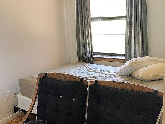 4th image of 219 Eldridge St APT 3A