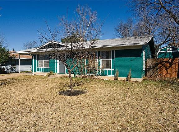 3rd image of 100 E Crestland Dr