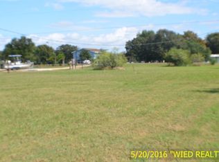 291 Swallow Dr, Palacios, TX 77465