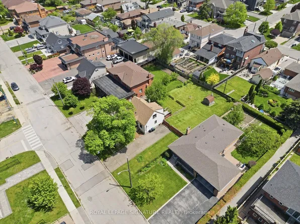 95 Glen Long Ave, Toronto, ON M6B 2M4