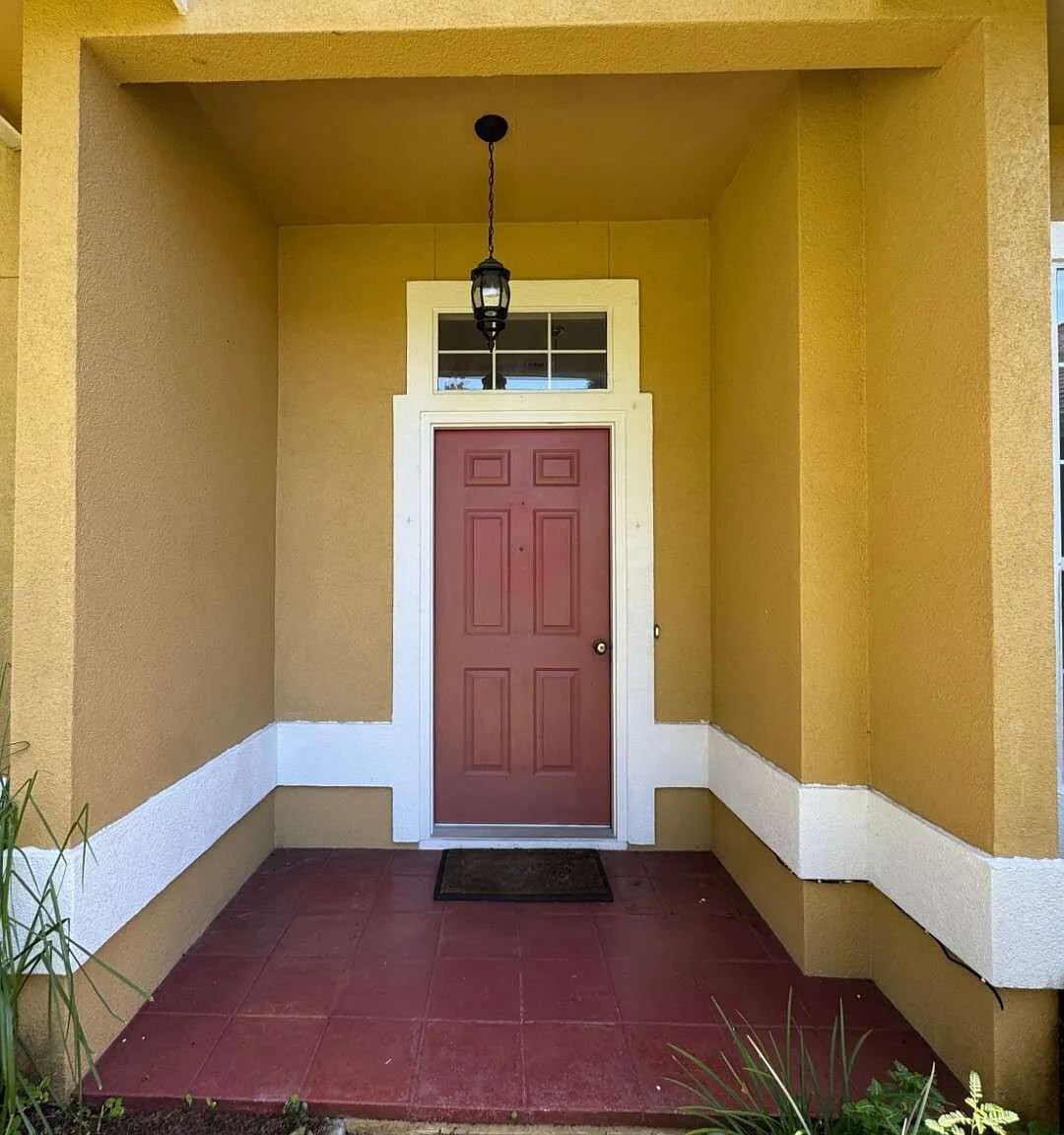3 bed, 2.0 bath, 1720 sqft, $1,995 — Photo 3