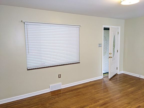 DR, LR, or Office 15.4'x12'