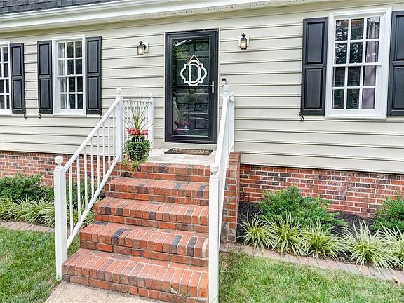 4th image of 1214 Dinwiddie Ave