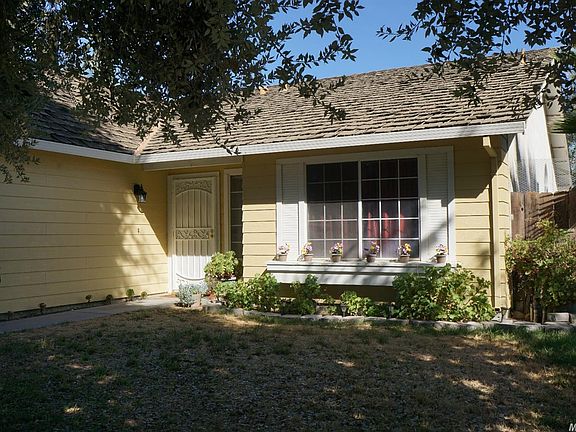 2nd image of 834 N San Miguel Ave