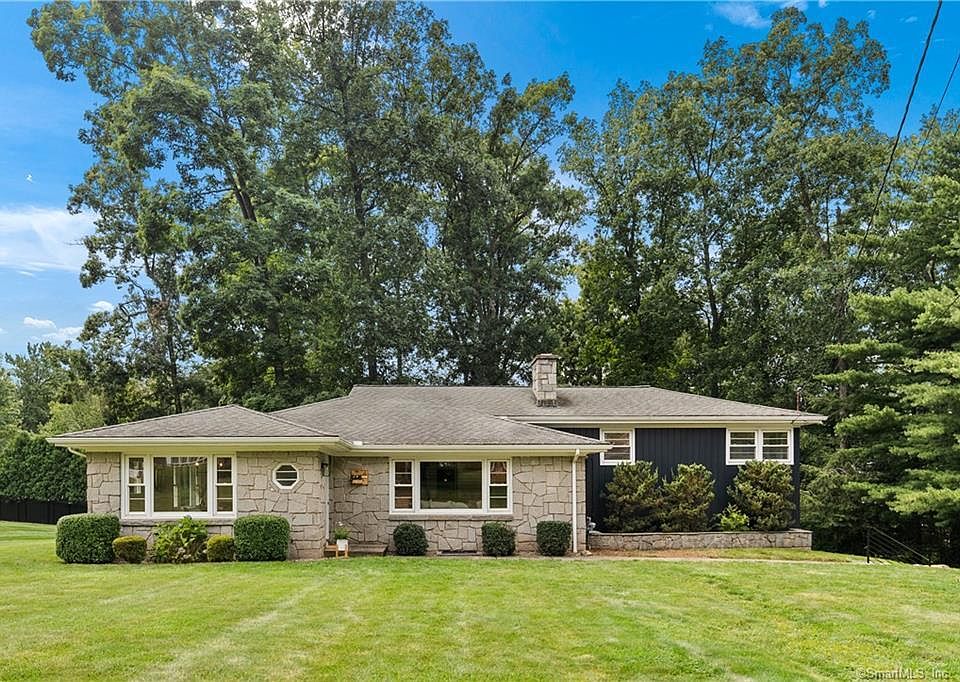 1st image of 4 Berkshire Drive
