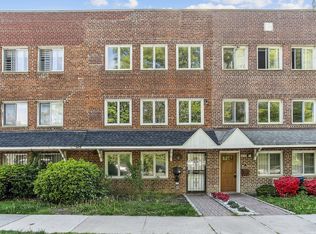 7576 199th St, Fresh Meadows, NY 11366