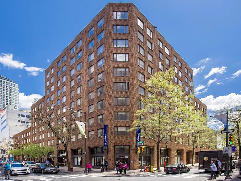 Barringer Residences — Photo 1