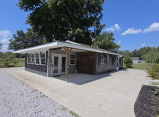 430 S Laughlin St, Lyons, IN 47443