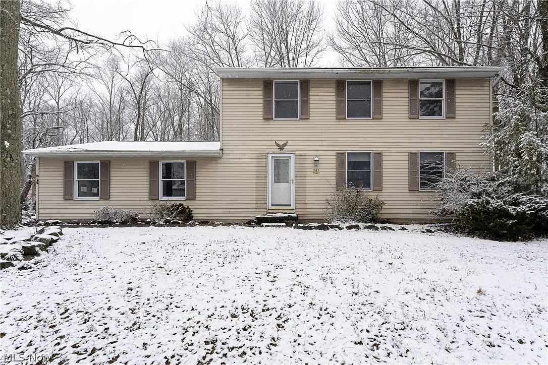 345 Chatham Dr photo 1