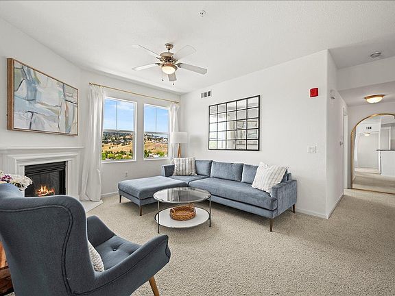 4th image of 600 Moon Cir Unit 631