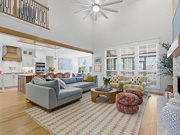 5th image of 2605 Oxford Pl