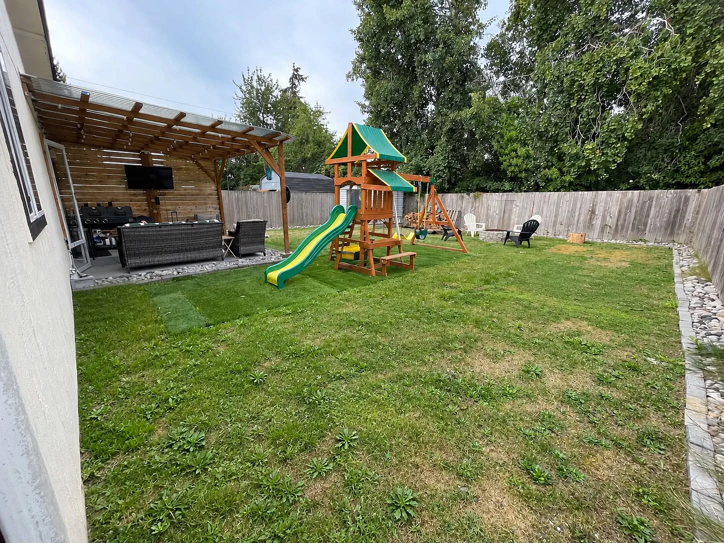 3 bed, 1350 sqft, $3,300 — Photo 4