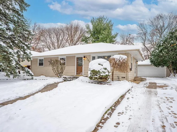 4107 Dakota Ln, Rockford, IL 61108