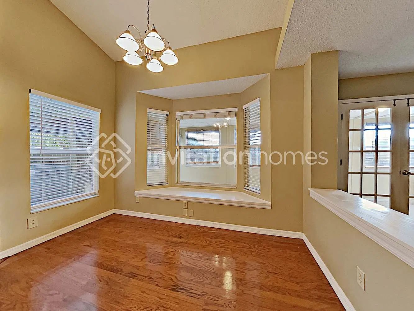 8502 Wallaby Way Tampa, FL 33635 — Photo 1