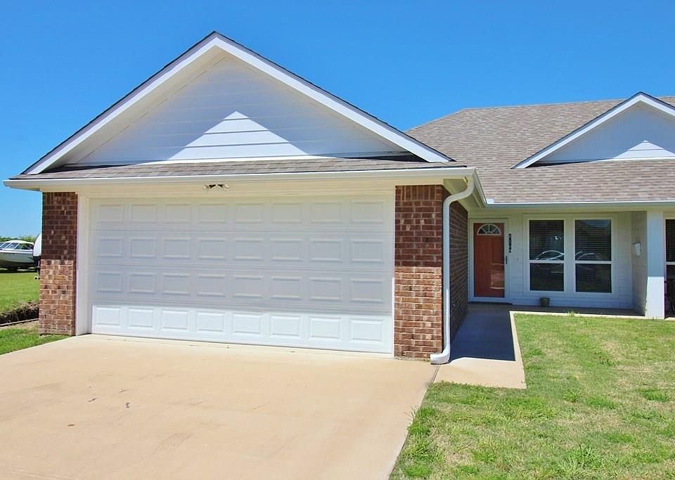 1st image of 410 W Andrew Dr