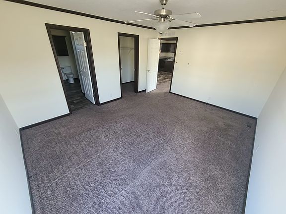 3rd image of 516 Courtland Ln #651