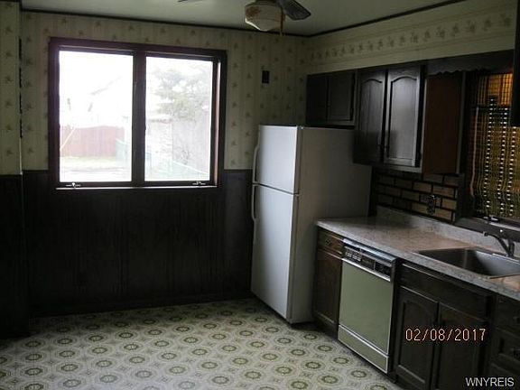 2nd image of 1618 William St