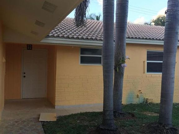 4th image of 1831 S Lake Ave