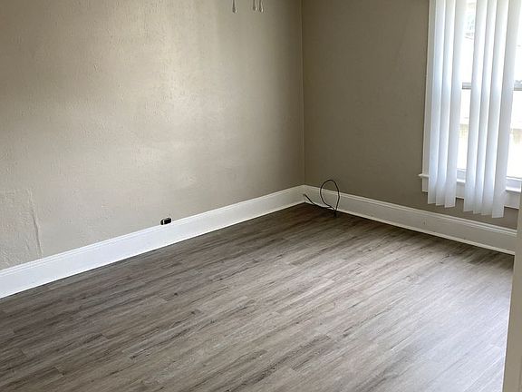 3rd image of 1101-1103 Bryn Mawr St #42989E843