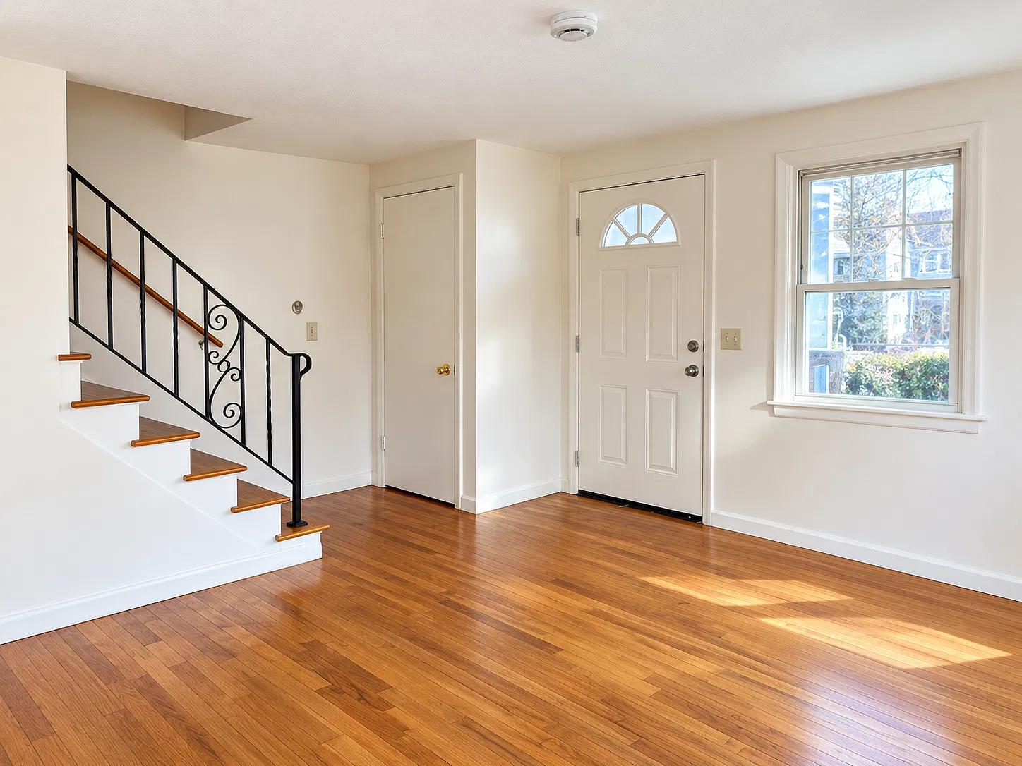 3 bed, 1.5 bath, $1,840 — Photo 2