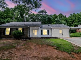38 Shore Dr, Greenville, SC 29611