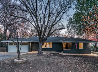 300 Makarwich Ct, River Oaks, TX 76114